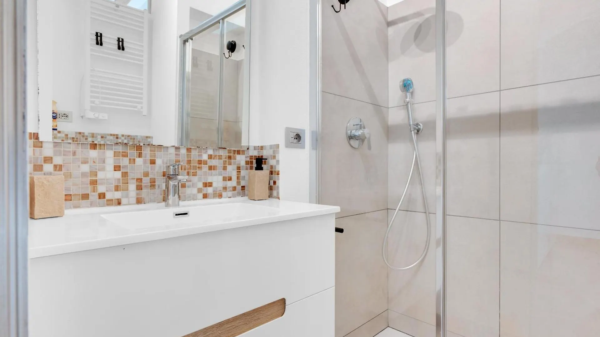 Navigli Modern Apartment In Design District ميلان 0*,