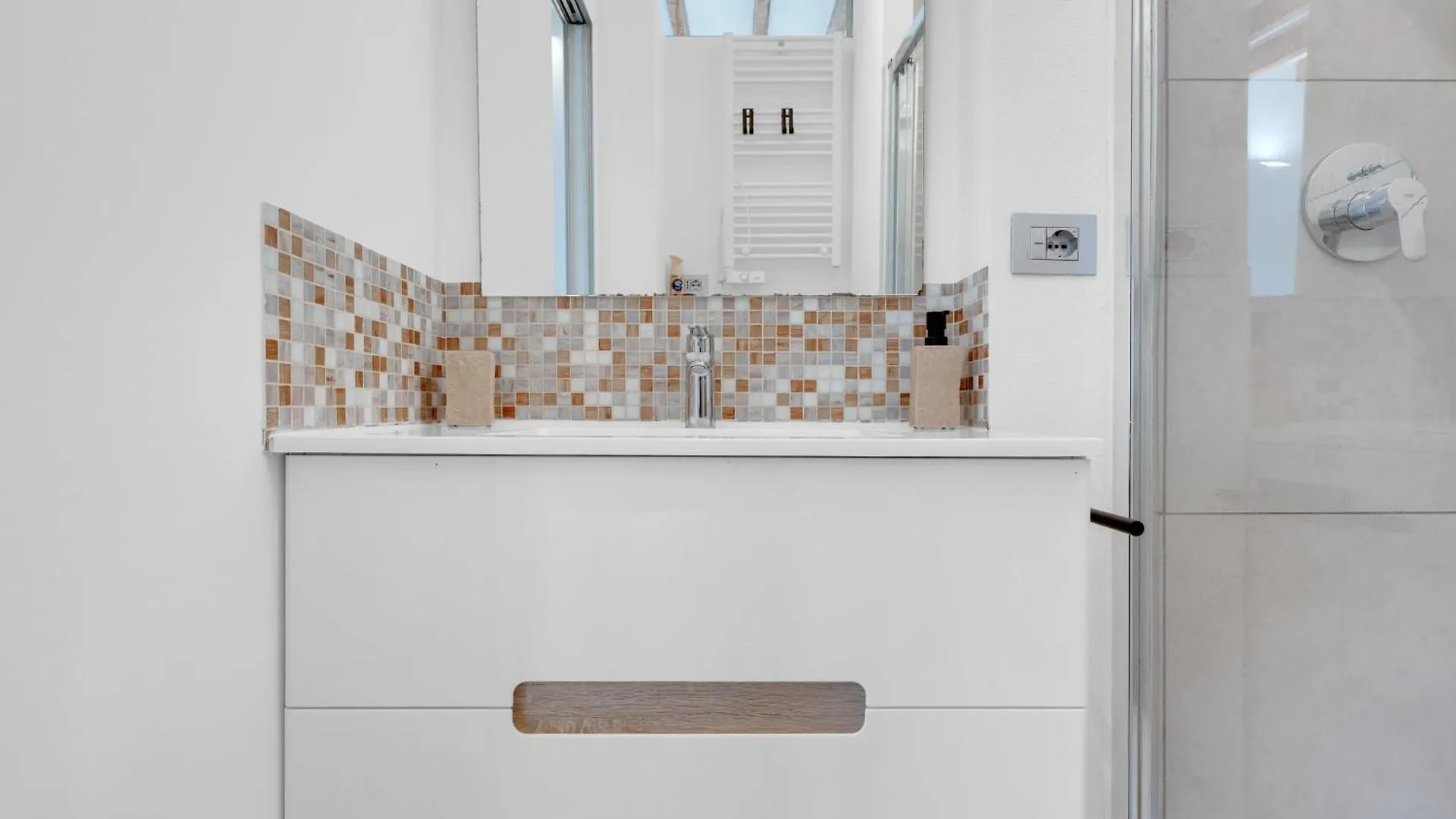 Navigli Modern Apartment In Design District Milão Itália