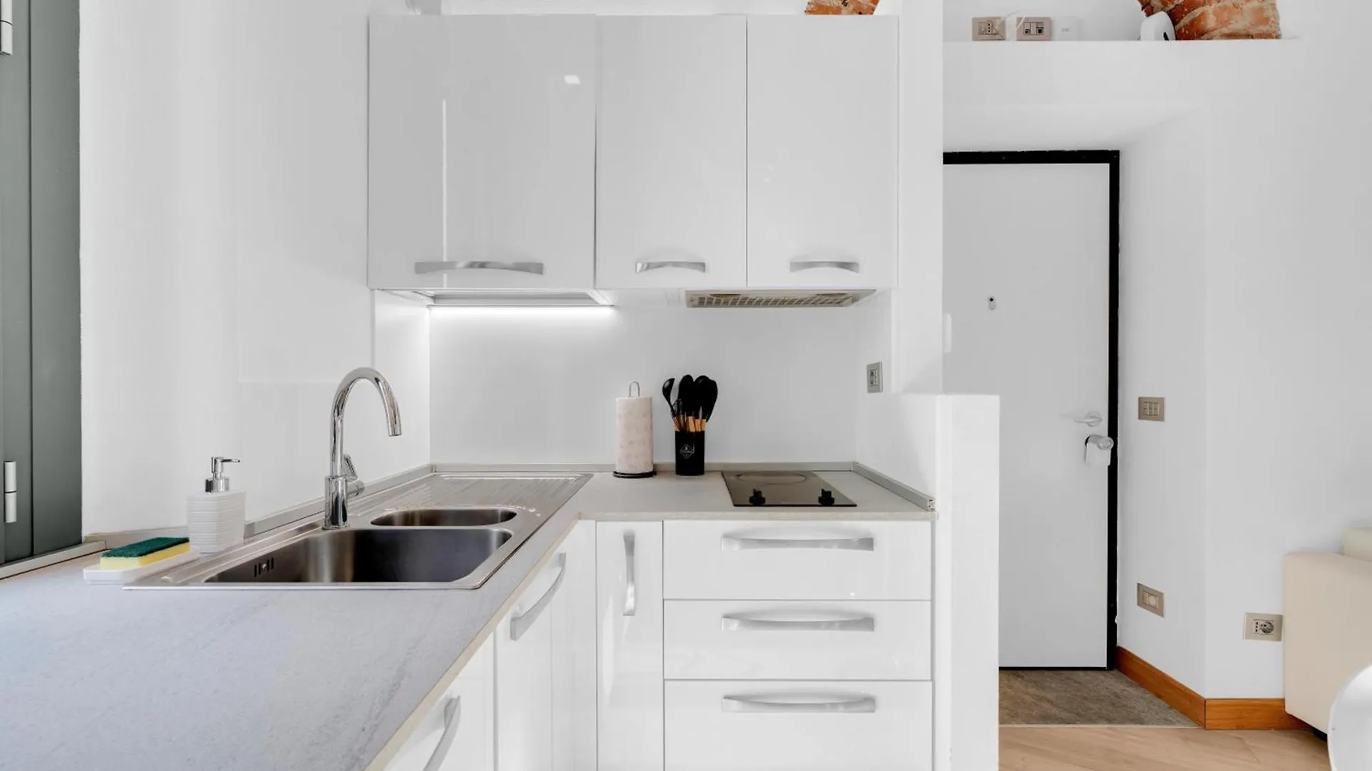 Navigli Modern Apartment In Design District Milão Itália